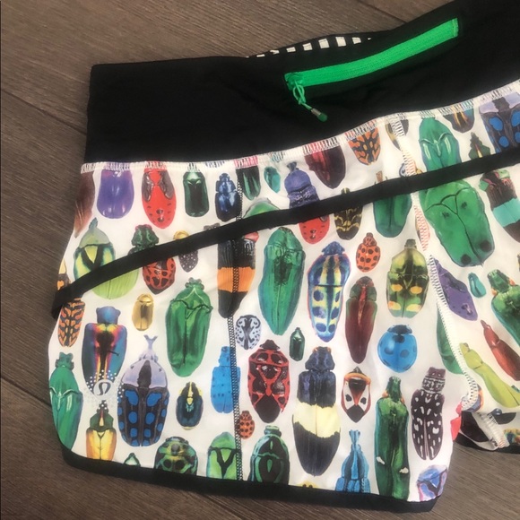 🦄🍋 Lululemon Seawheeze BUGS speed short Sz. 4 - Picture 4 of 10